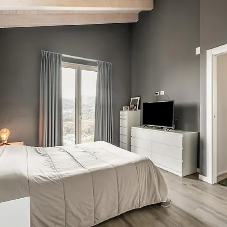Moderna E Stupenda Di Recente Costruzione Con Grande Giardino Privato A تْشيرنوبيو