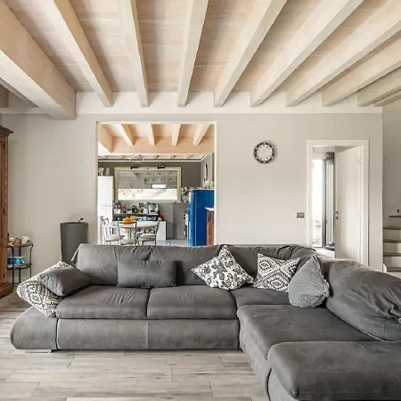 Moderna E Stupenda Di Recente Costruzione Con Grande Giardino Privato A تْشيرنوبيو