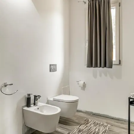 Moderna E Stupenda Di Recente Costruzione Con Grande Giardino Privato A بيت للعطل